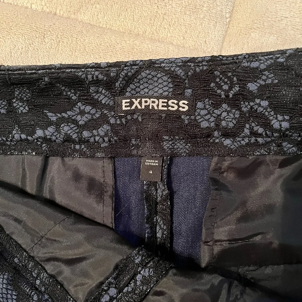 Express Black High Waist Lace Shorts - Picture 3 of 3